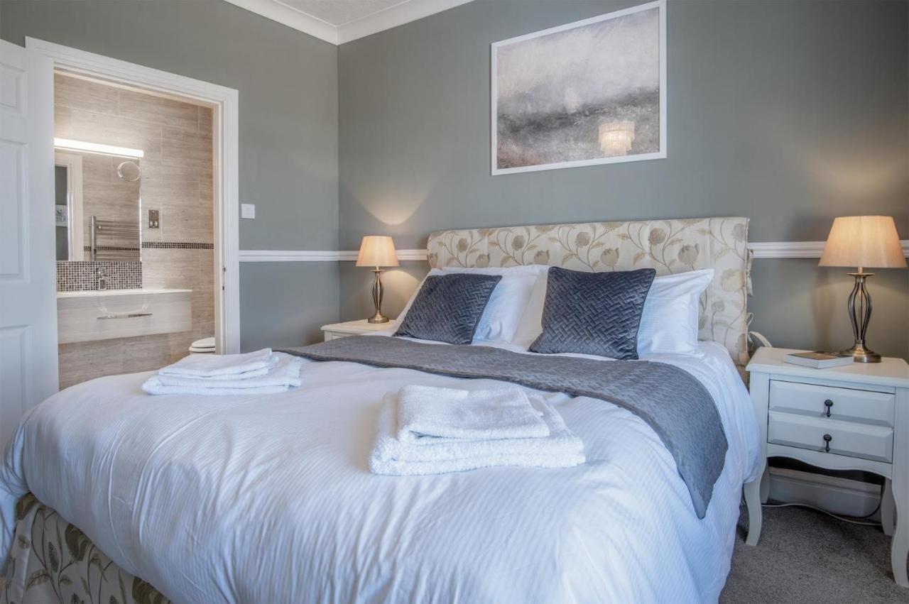 Gwynne House - 6 Bedroom Luxurious Holiday Home - Tenby Harbour מראה חיצוני תמונה
