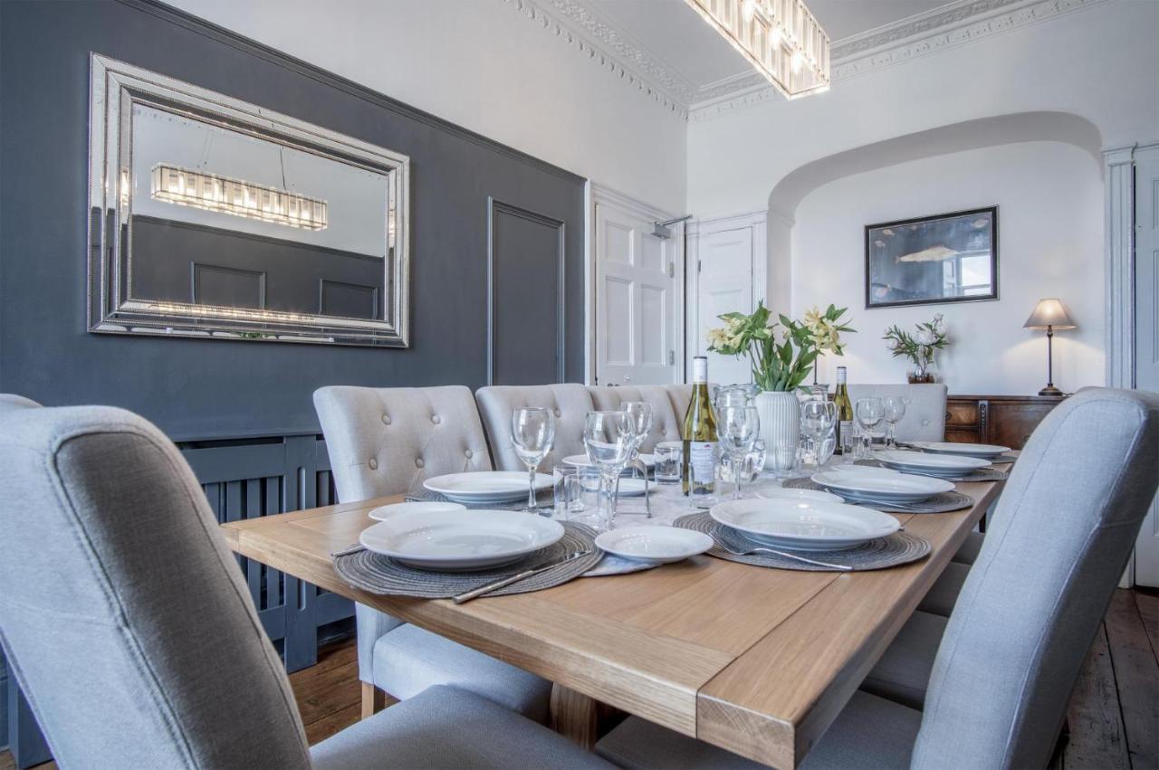 Gwynne House - 6 Bedroom Luxurious Holiday Home - Tenby Harbour מראה חיצוני תמונה