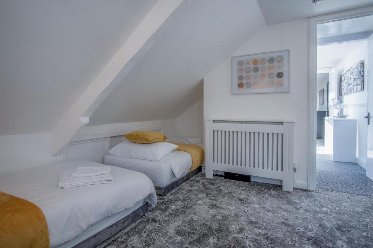 Gwynne House - 6 Bedroom Luxurious Holiday Home - Tenby Harbour מראה חיצוני תמונה