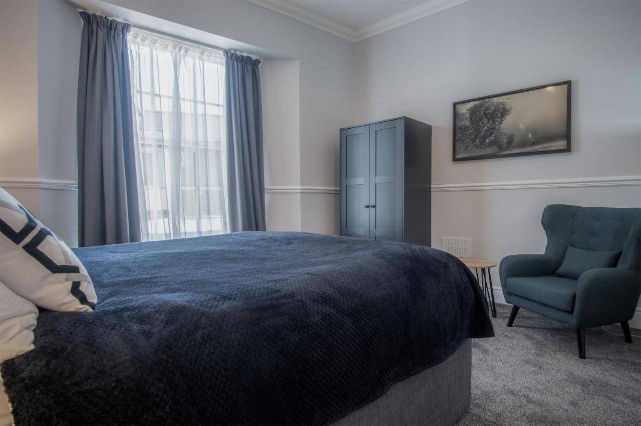 Gwynne House - 6 Bedroom Luxurious Holiday Home - Tenby Harbour מראה חיצוני תמונה