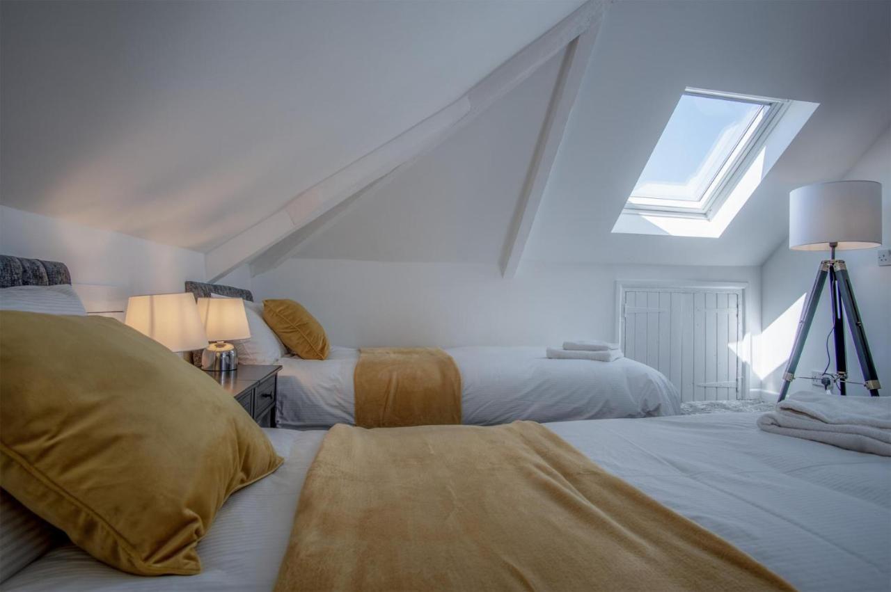 Gwynne House - 6 Bedroom Luxurious Holiday Home - Tenby Harbour מראה חיצוני תמונה